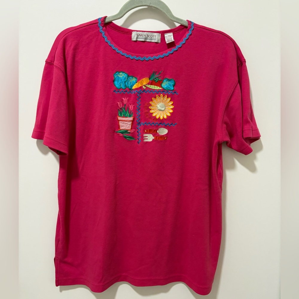 Adorable Vintage Karen Scott Garden Embroidered T-Shirt - Great Condition Size M